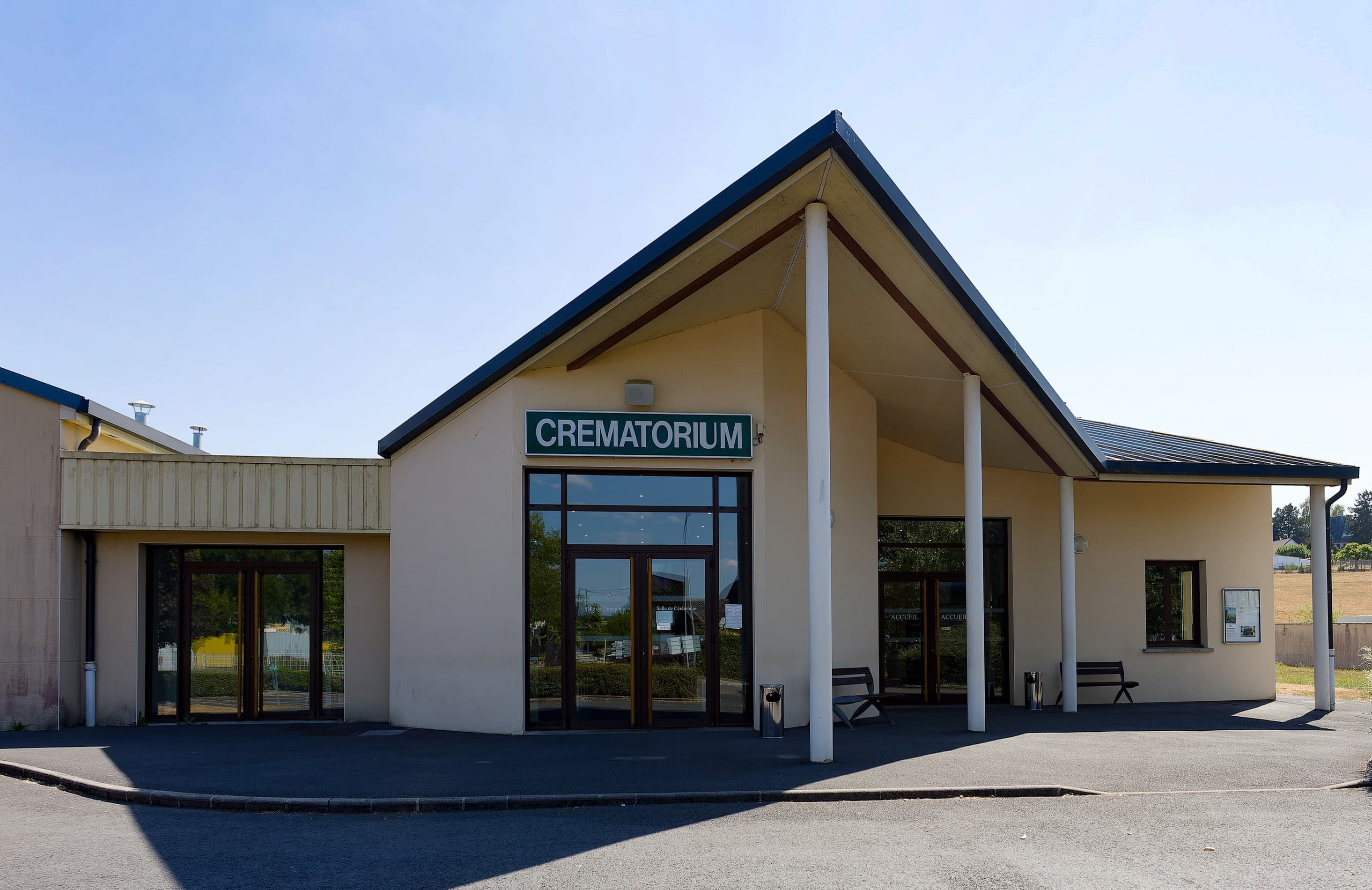 Façade du crématorium de Prix lès Mézières